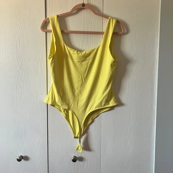 Second Skin Yellow Bodysuit - Picture 2 of 4